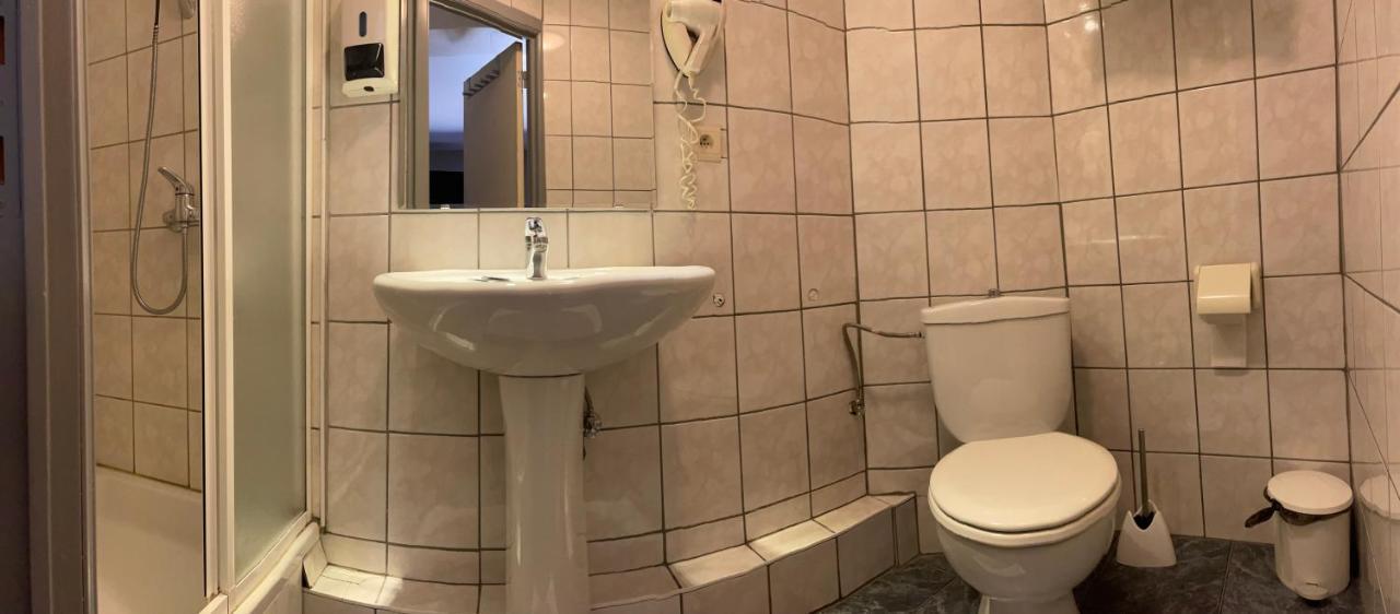 Hotel Les Arcades - La-Roche-En-Ardenne Eksteriør billede